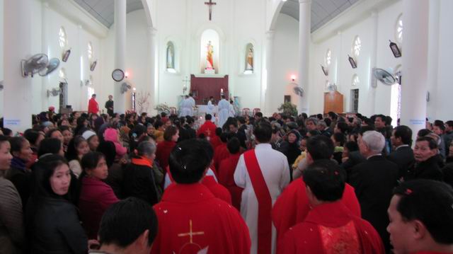 Giờ lễ tại giáo xứ Tân An