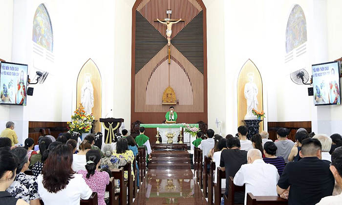 giờ Thánh lễ Nhà Thờ Hòa Thuận