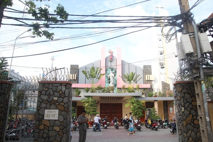 nhà thờ giáo xứ Tân Việt (Tân Bình, TP.HCM)